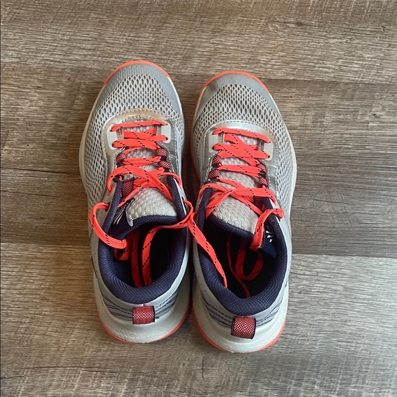 Under Armour Curry 3Z6 Basketball Shoes Gray and Red Size 4Y - Picture 2 of 10